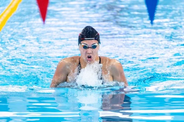 female swimmer competition